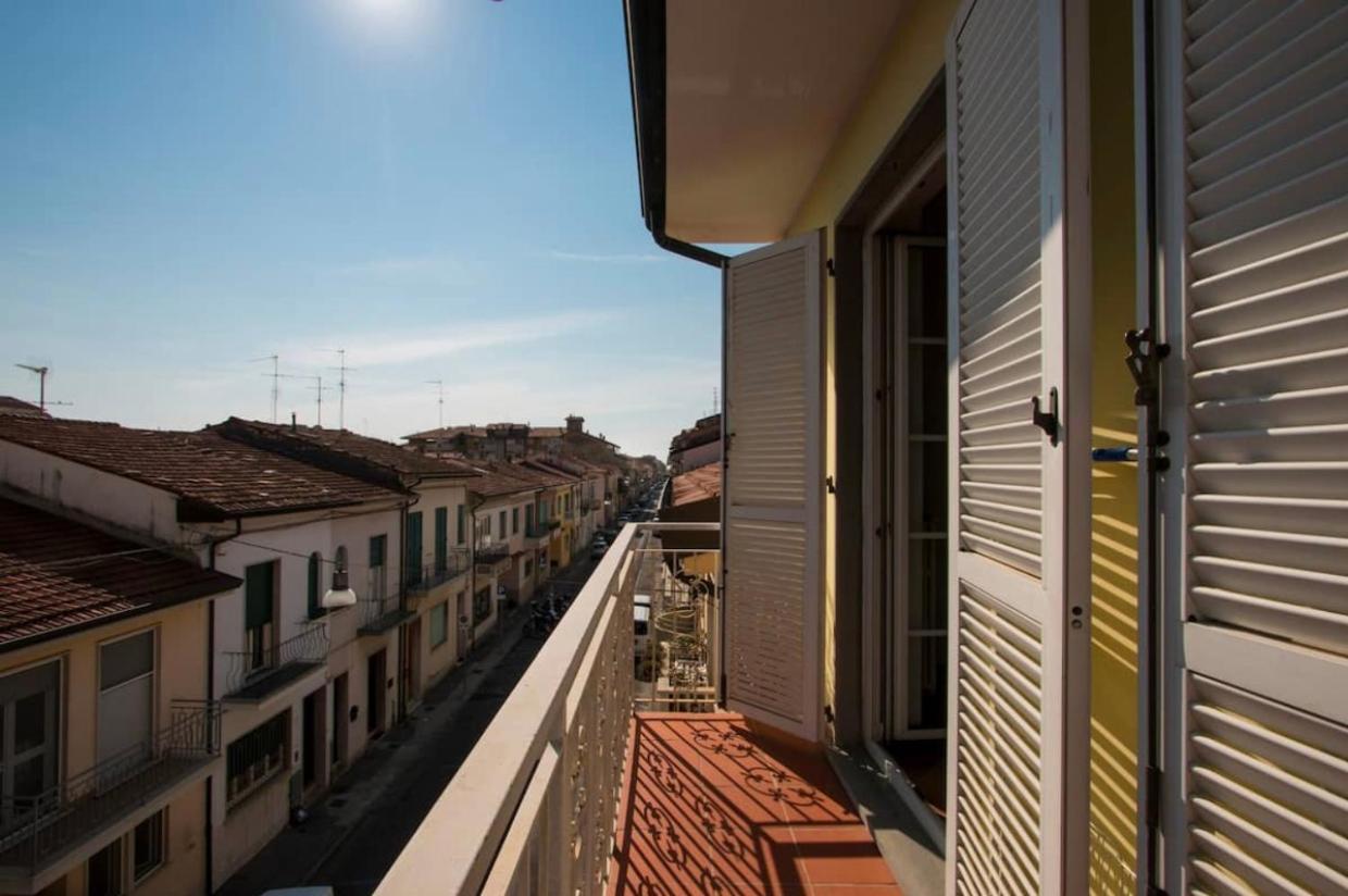 Splendida E Incantevole Casa A Due Passi Dal Mare Viareggio Exterior photo